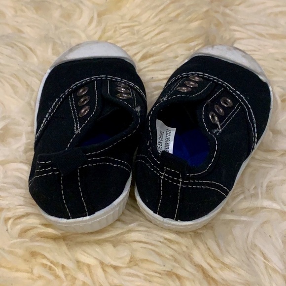 Slip-On Black & White Sneakers Size 6 - Picture 4 of 5